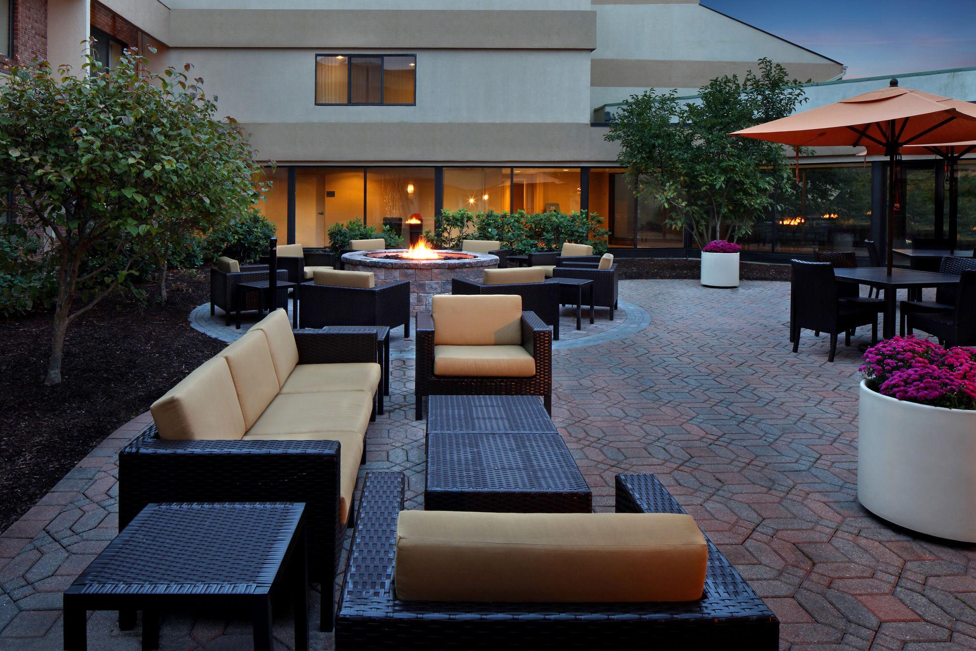 Courtyard Hartford Cromwell Hotel Ngoại thất bức ảnh