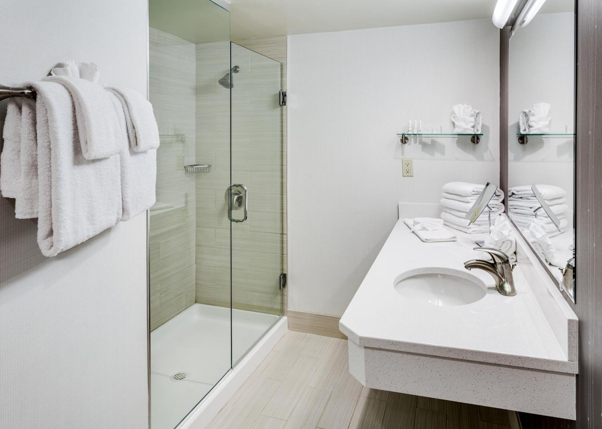 Courtyard Hartford Cromwell Hotel Ngoại thất bức ảnh