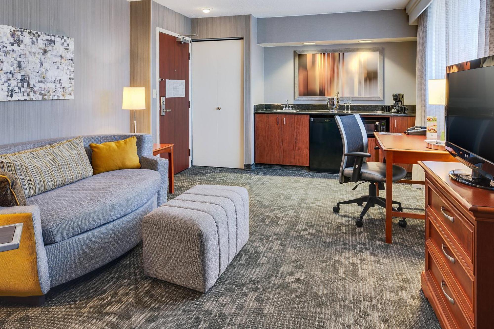 Courtyard Hartford Cromwell Hotel Ngoại thất bức ảnh