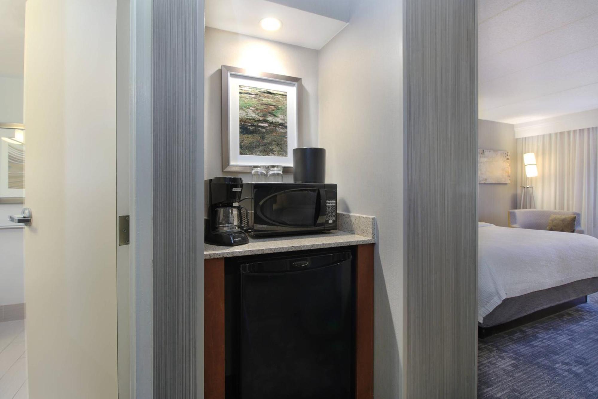 Courtyard Hartford Cromwell Hotel Ngoại thất bức ảnh