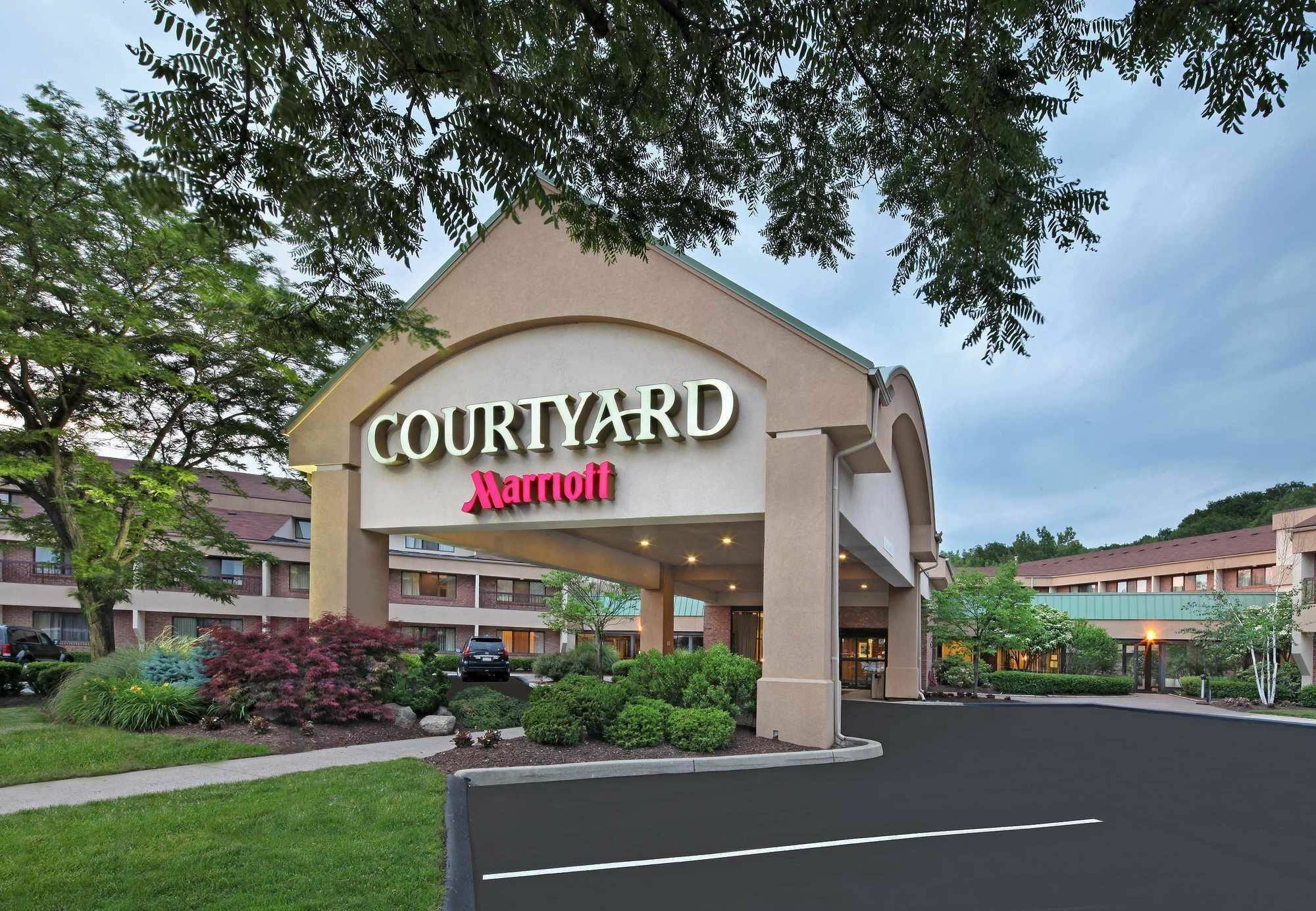 Courtyard Hartford Cromwell Hotel Ngoại thất bức ảnh